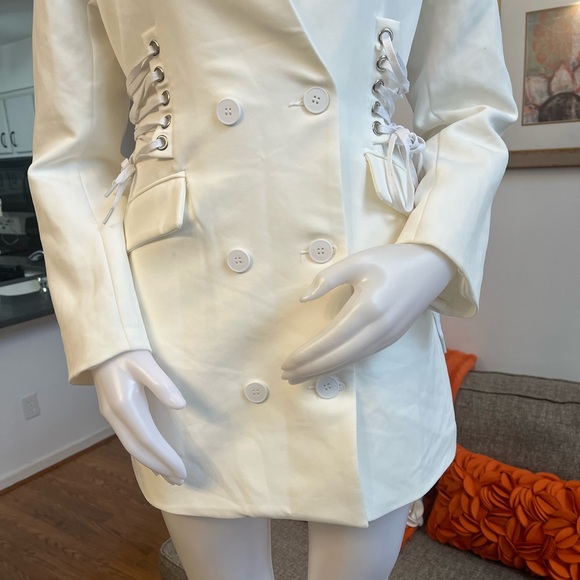 ❣️🆕Fashion Nova X Cardi B White Boardin’ Jets Blazer Dress❣️ - Picture 5 of 13